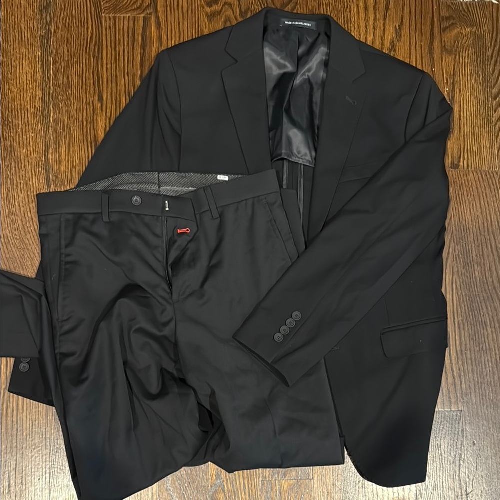 **Kenneth Cole Black Formal Suit Classic Design**